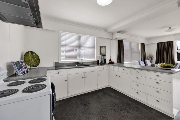 Photo of property in 70 Pendarves Street, New Plymouth, 4310