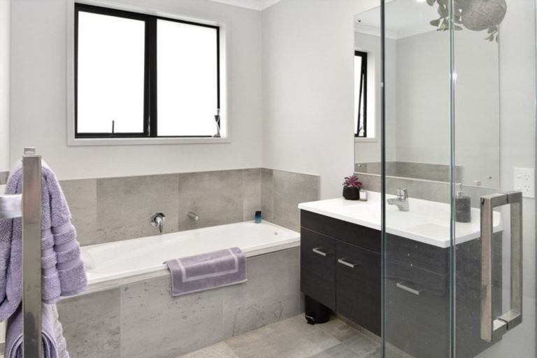 Photo of property in 49 Te Ara Aukati Terrace, Pokeno, 2471