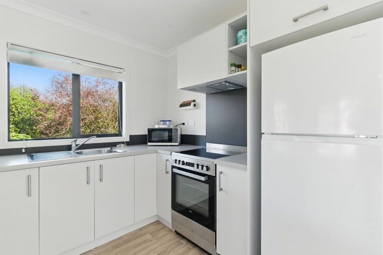 Photo of property in 229 Shakespeare Street, Leamington, Cambridge, 3432