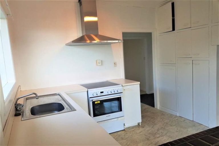 Photo of property in 15 Scarboro Terrace, Murrays Bay, Auckland, 0630