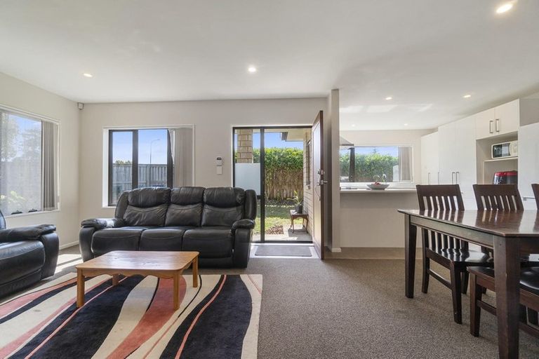 Photo of property in 2a Newham Place, Henderson, Auckland, 0612