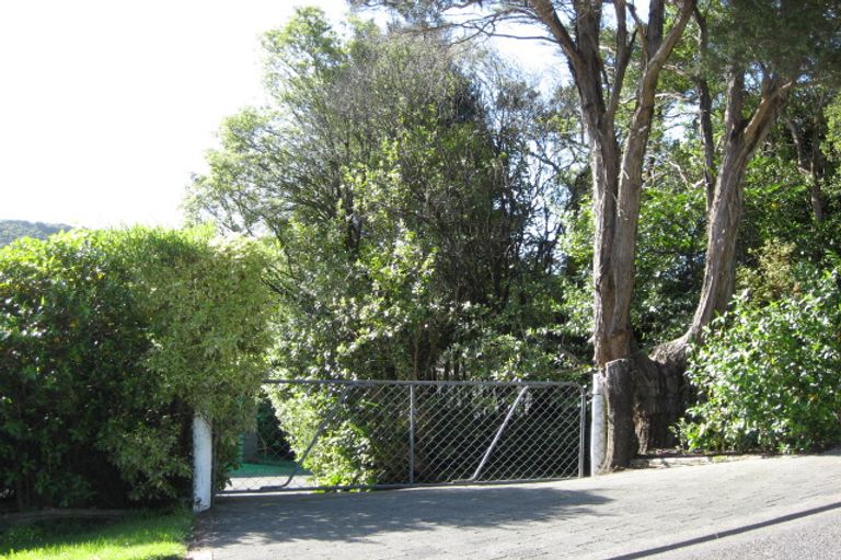 Photo of property in 56 Milton Terrace, Picton, 7220