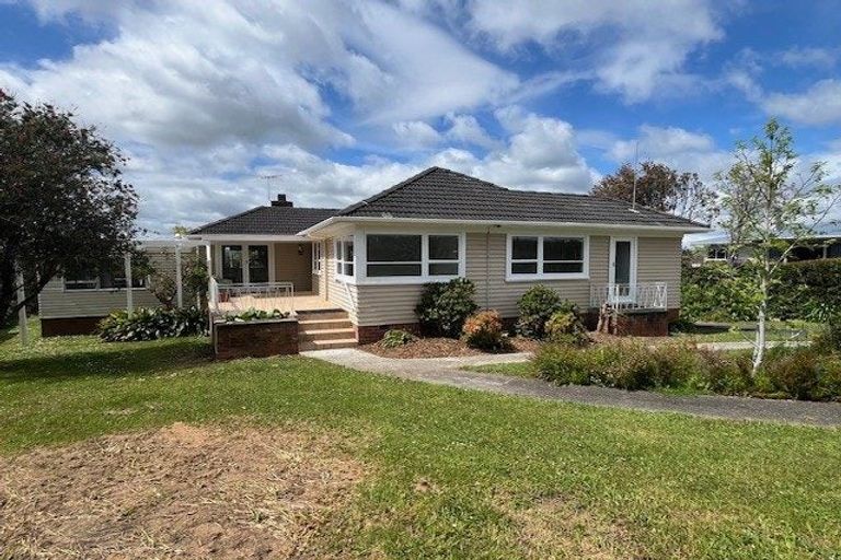 Photo of property in 63 Litten Road, Cockle Bay, Auckland, 2014