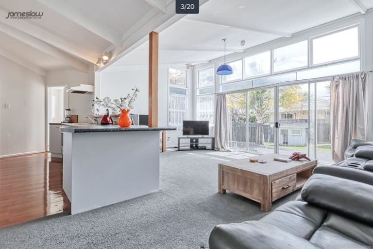 Photo of property in 140 Edmonton Road, Te Atatu South, Auckland, 0610