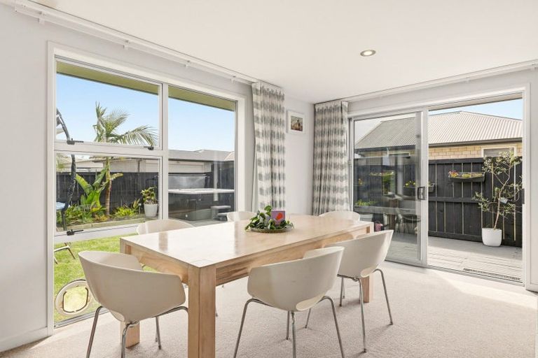 Photo of property in 11 Coutts Street, Papamoa Beach, Papamoa, 3118