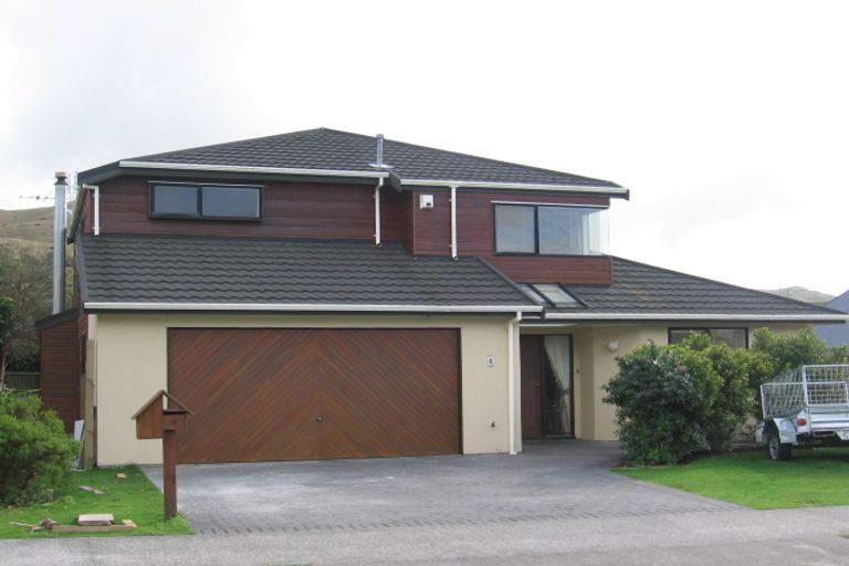 Photo of property in 4 Furlong Crescent, Churton Park, Wellington, 6037