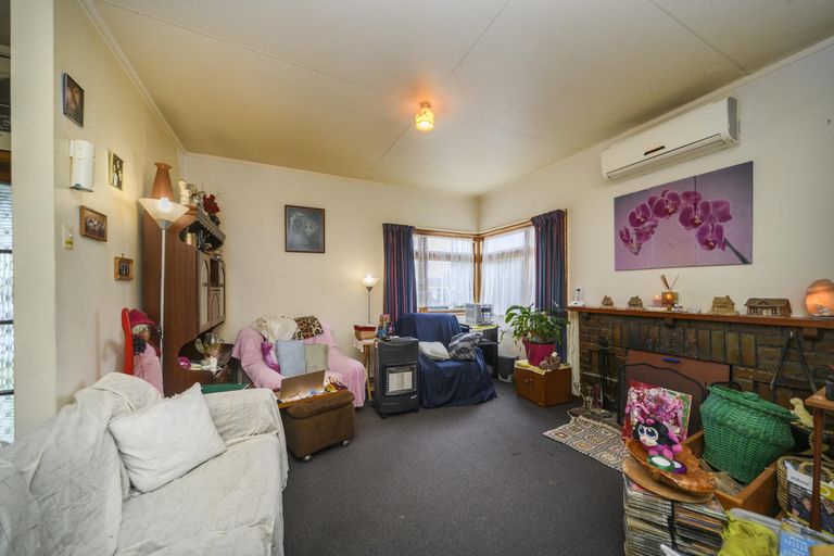 Photo of property in 11 Botanical Road, Takaro, Palmerston North, 4412