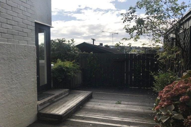 Photo of property in 2 Mcarthur Street, Terrace End, Palmerston North, 4410