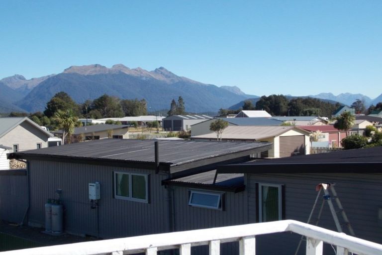 Photo of property in 30 Home Street, Winton, 9720