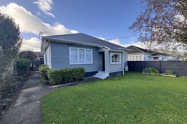 Photo of property in 10 Purser Grove, Fairfield, Lower Hutt, 5011