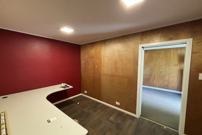 Photo of property in 20 Karaka Street, Merrilands, New Plymouth, 4312