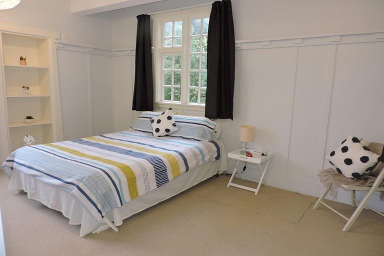 Photo of property in 145 Kelburn Parade, Kelburn, Wellington, 6012