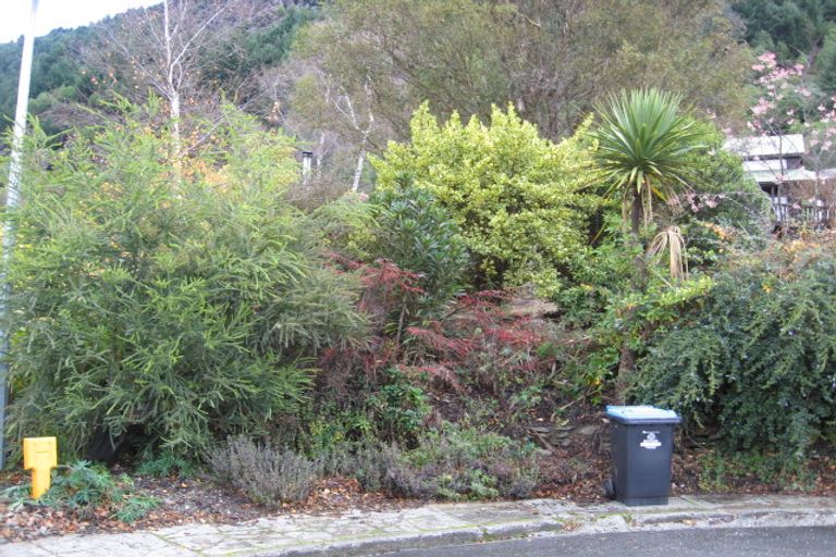 Photo of property in 15 Evergreen Place, Sunshine Bay, Queenstown, 9300