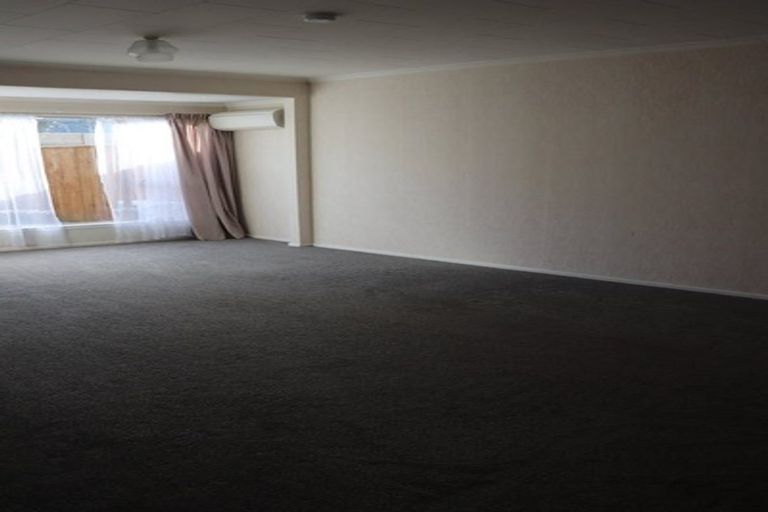 Photo of property in 2/30 Whitley Avenue, Ebdentown, Upper Hutt, 5018