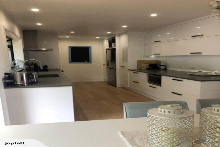 Photo of property in 31 Squirrel Lane, Browns Bay, Auckland, 0630