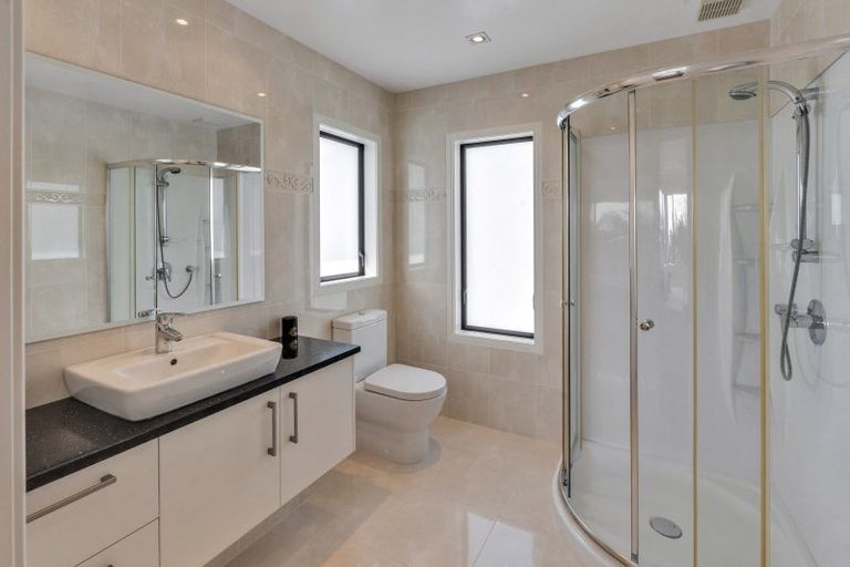 Photo of property in 39 Armstrong Farm Drive, East Tamaki Heights, Auckland, 2016