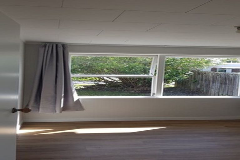 Photo of property in 79 Brian Crescent, Stanmore Bay, Whangaparaoa, 0932