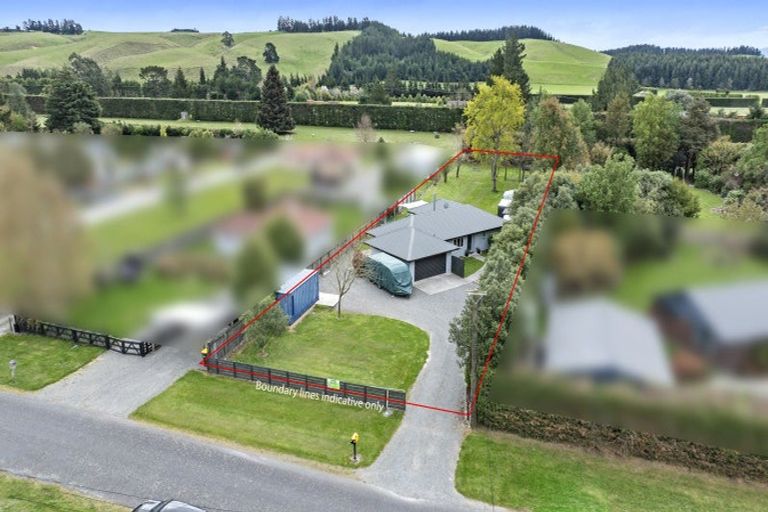 Photo of property in 15 Cross Street, Coalgate, 7673