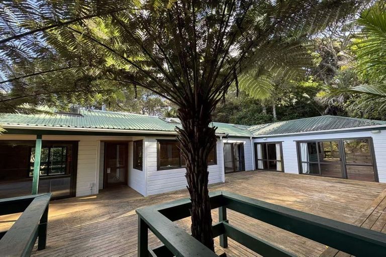 Photo of property in 25 Emlyn Place, Torbay, Auckland, 0630