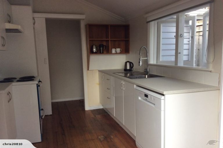 Photo of property in 1 Kilmister Avenue, Thorndon, Wellington, 6011