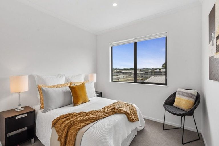 Photo of property in 140 Pepene Avenue, Takanini, Auckland, 2112