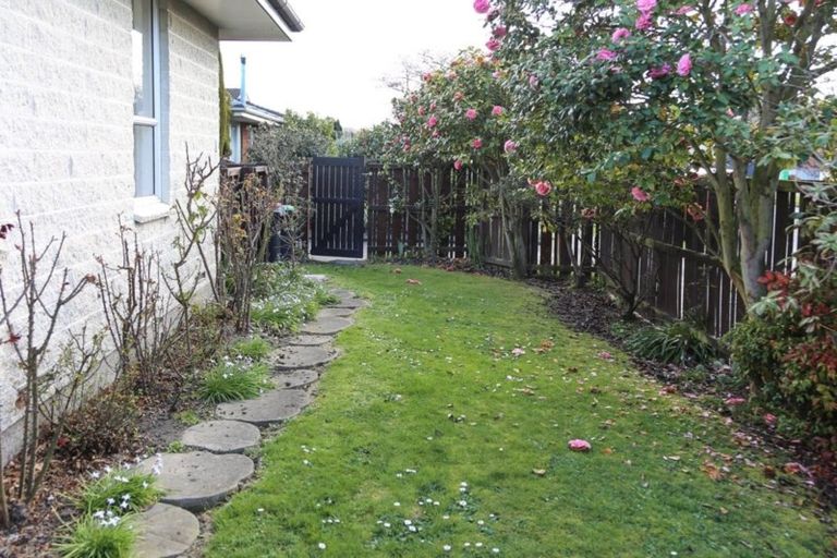 Photo of property in 1/57 Sarabande Avenue, Redwood, Christchurch, 8051