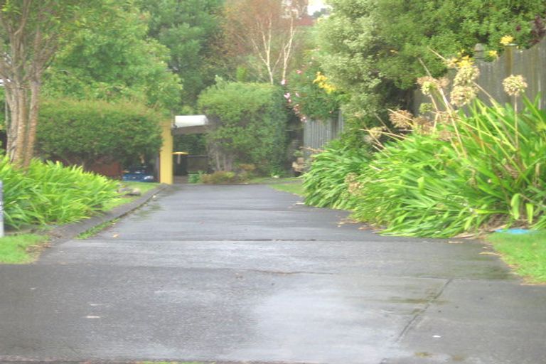 Photo of property in 36 Curacao Place, Half Moon Bay, Auckland, 2012