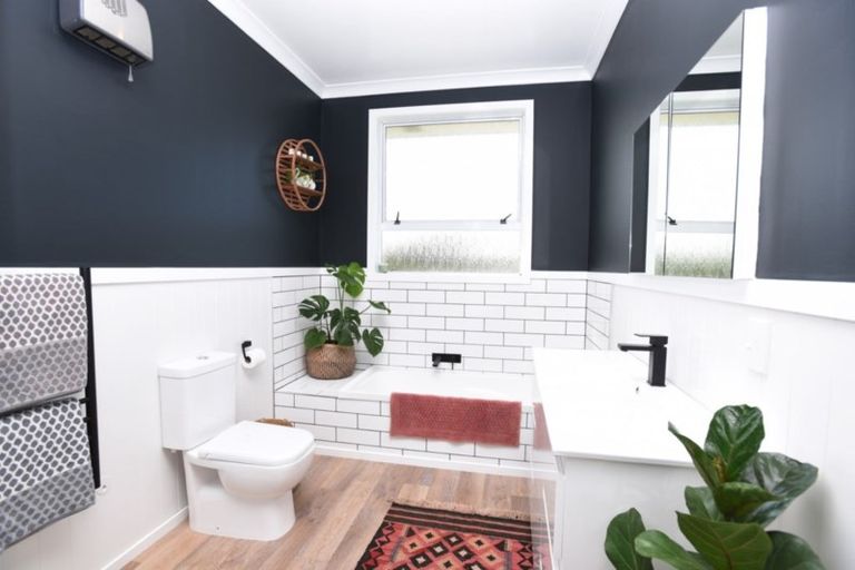 Photo of property in 431 Great North Road, Winton, 9720