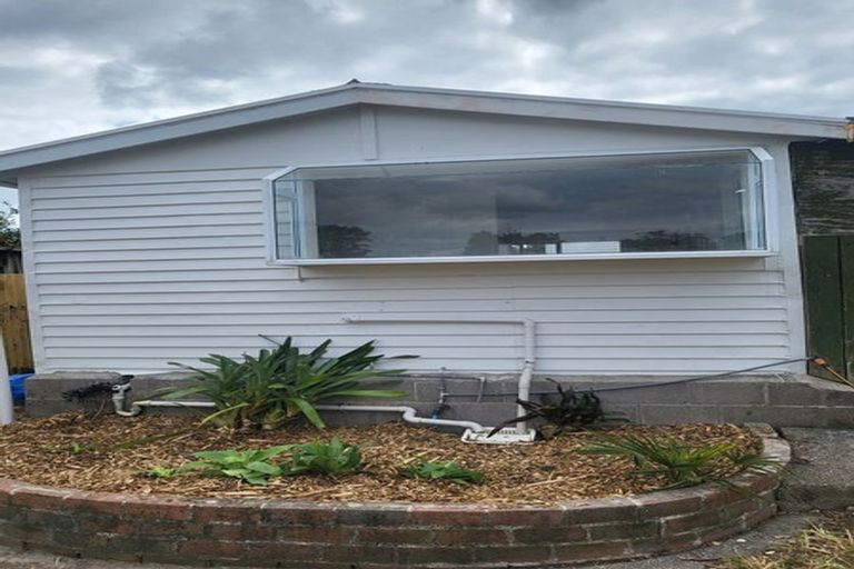 Photo of property in 4 Beazley Place, Glendene, Auckland, 0602