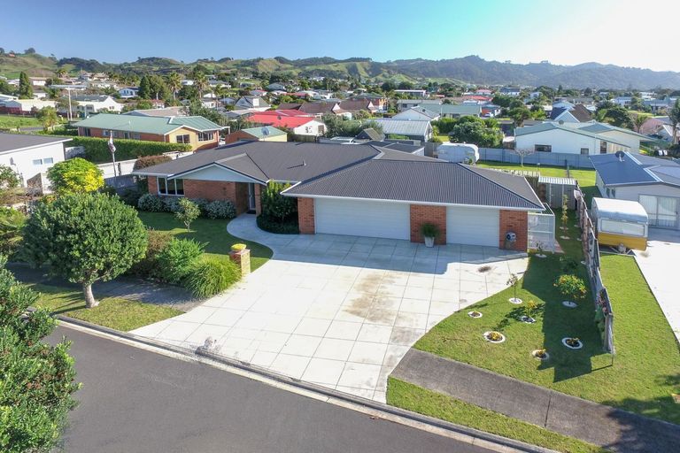 Photo of property in 9 Longboard Drive, Waihi Beach, 3611