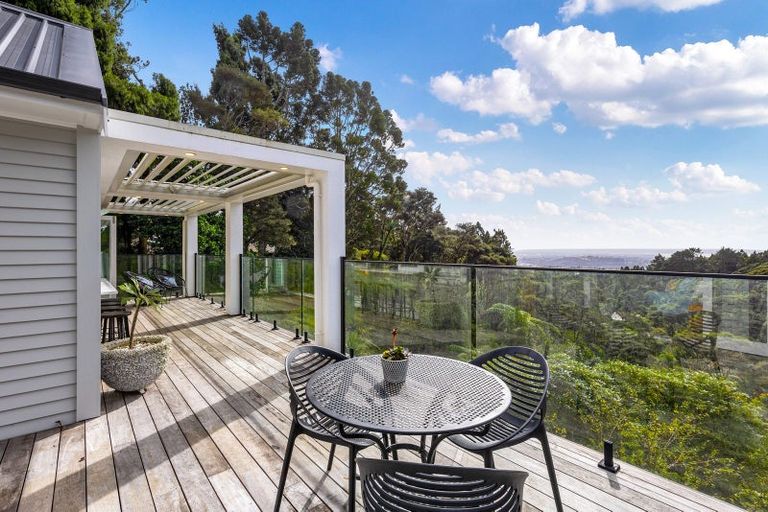 Photo of property in 97 Scenic Drive, Titirangi, Auckland, 0604