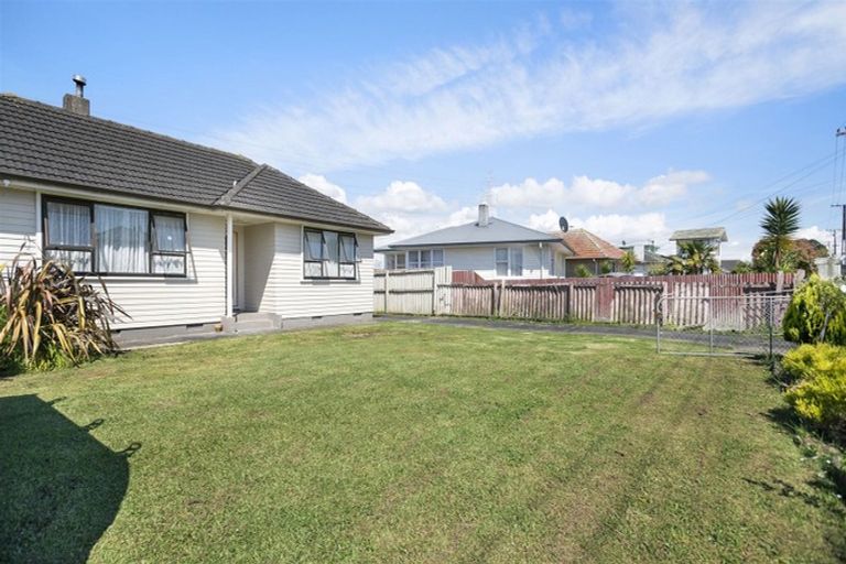 Photo of property in 14 Fisher Crescent, Otara, Auckland, 2023