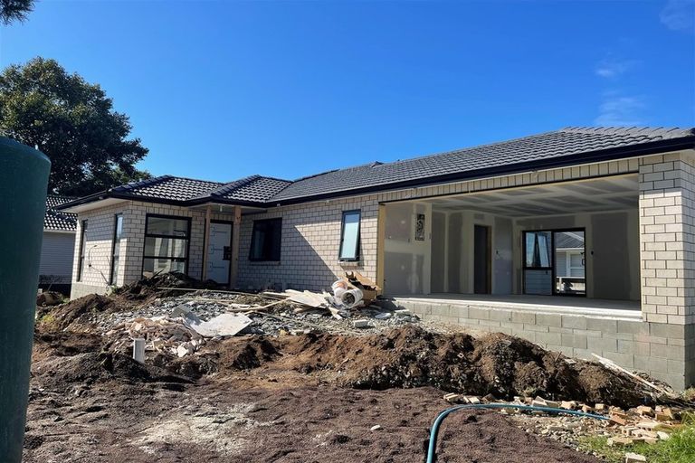 Photo of property in 2 Greenhaven Avenue, Papakura, 2113