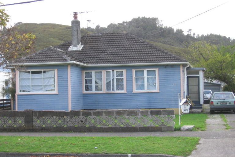 Photo of property in 138 Molesworth Street, Taita, Lower Hutt, 5011
