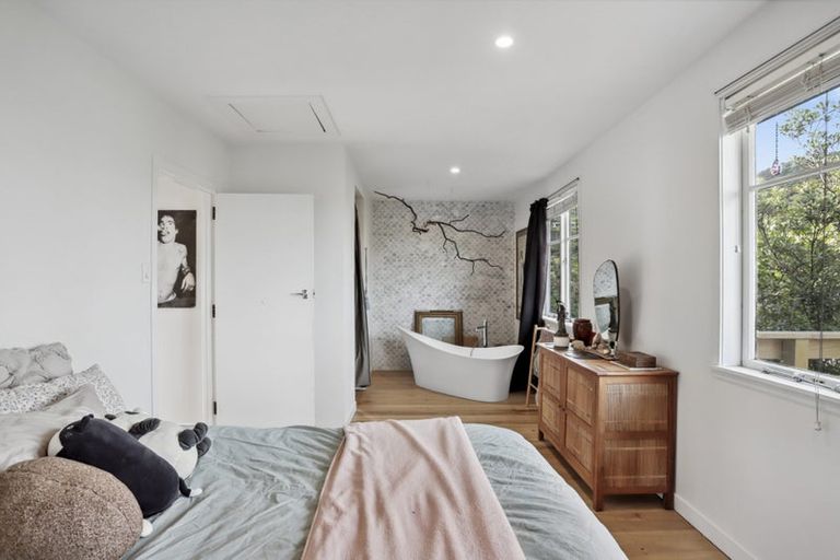 Photo of property in 19 Beach Valley Road, Piha, New Lynn, 0772