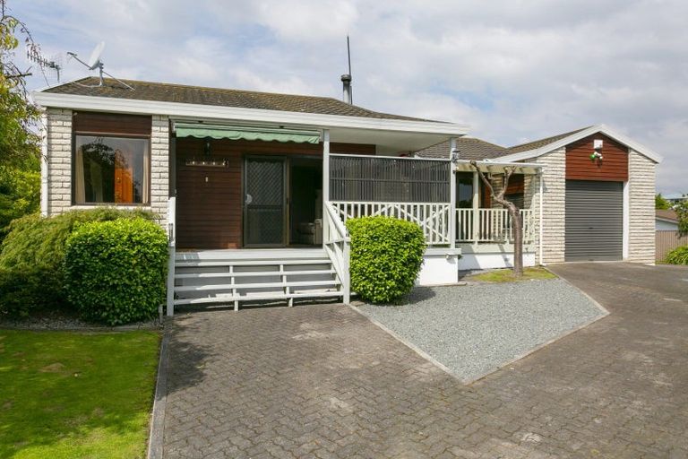 Photo of property in 1/12 Golders Place, Richmond Heights, Taupo, 3330