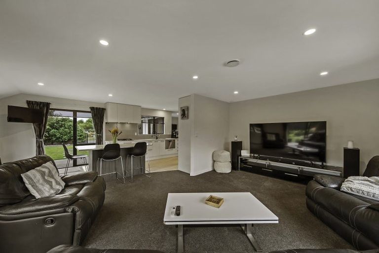 Photo of property in 11 Baltic Place, Northwood, Christchurch, 8051