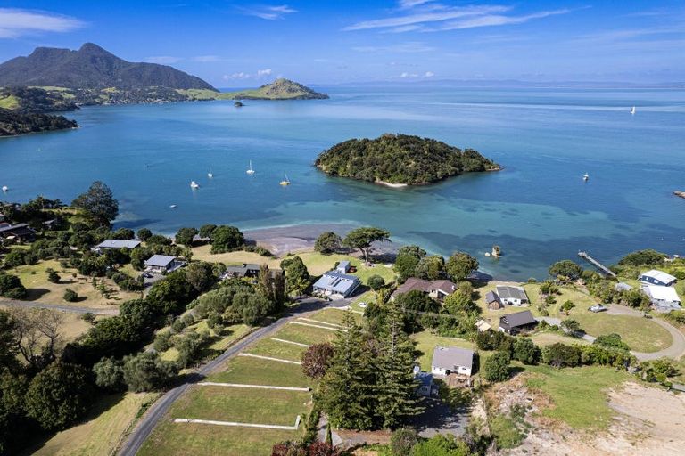 Photo of property in 2262 Whangarei Heads Road, Whangarei Heads, 0174