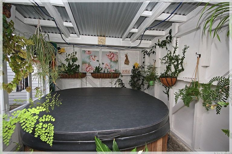 Photo of property in 51 Stout Street, Shannon, 4821