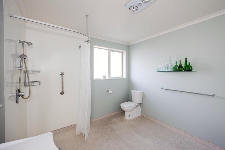 Photo of property in 28 Hannah Place, Holmes Hill, Oamaru, 9401