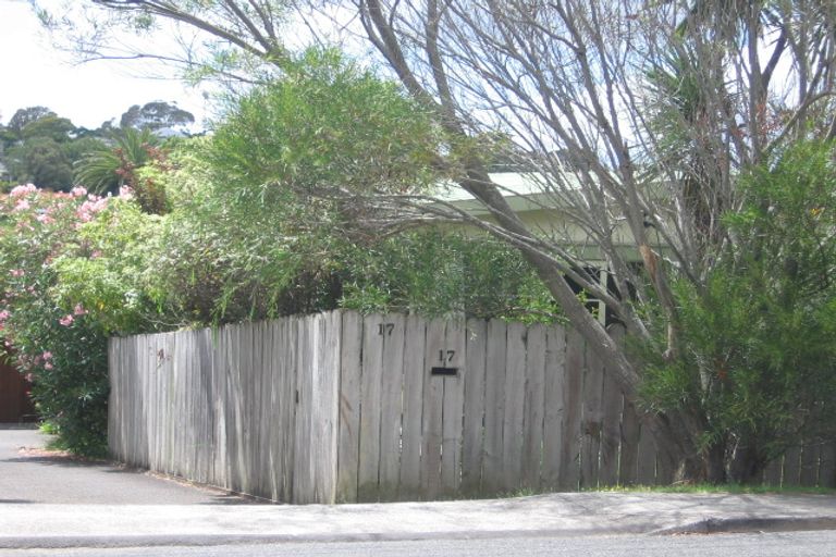 Photo of property in 1/17 Corunna Road, Milford, Auckland, 0620