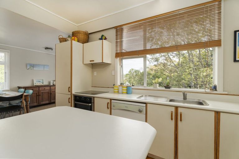 Photo of property in 18 Omar Street, Khandallah, Wellington, 6035