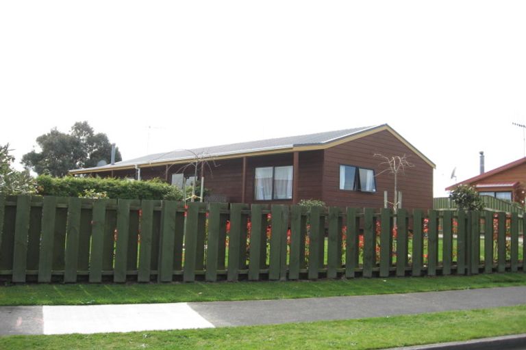 Photo of property in 17 Waharua Place, Tawhero, Whanganui, 4501