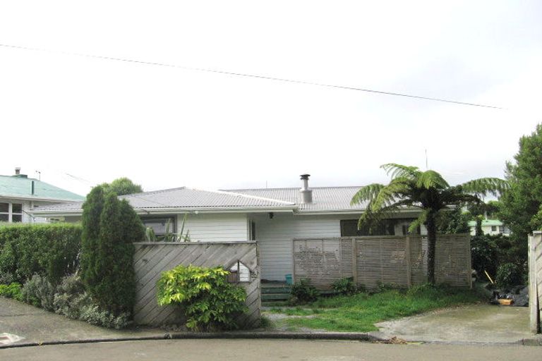 Photo of property in 36 Lynda Avenue, Paparangi, Wellington, 6037