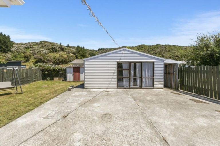Photo of property in 27 Hamstead Street, Wainuiomata, Lower Hutt, 5014