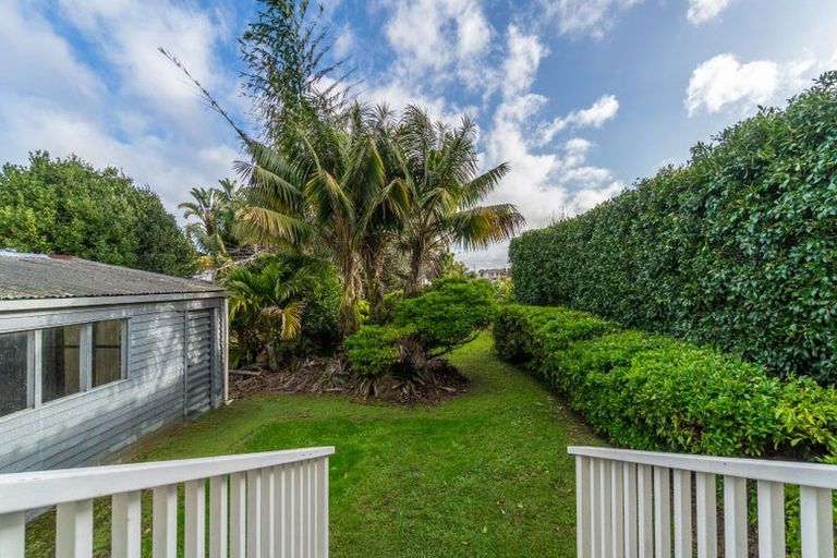 Photo of property in 13 Amberley Avenue, Te Atatu South, Auckland, 0610