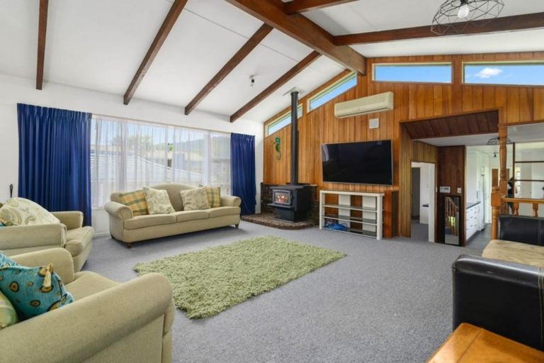 Photo of property in 11 Tawavale Street, Pukehangi, Rotorua, 3015
