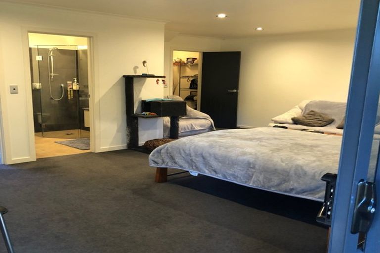 Photo of property in 111 Roberta Crescent, Orewa, 0931