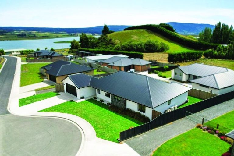 Photo of property in 17 Mallard Drive, Waihola, Milton, 9073