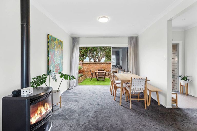 Photo of property in 56 Maupuia Road, Maupuia, Wellington, 6022